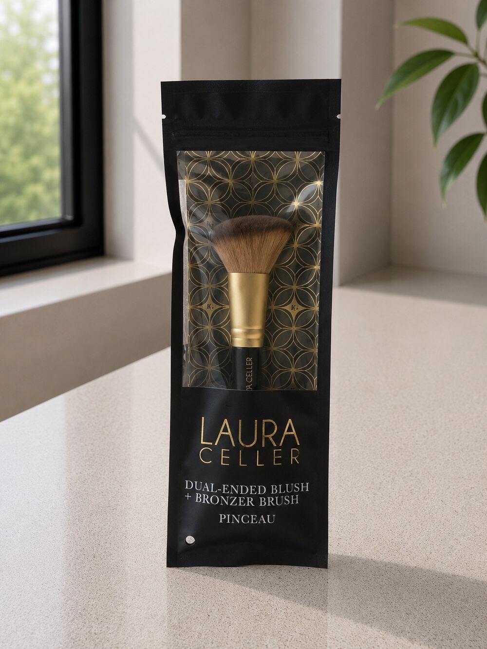 $26 Laura Geller Dual-Ended Blush Bronzer Brush New Sealed Makeup Brush
